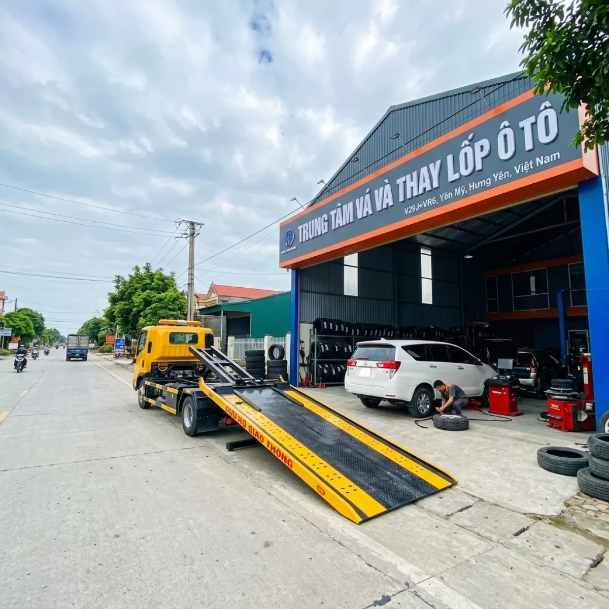 LÀM LỐP LƯU ĐỘNG THAY BÌNH ẮC QUY MỚI YÊN MỸ