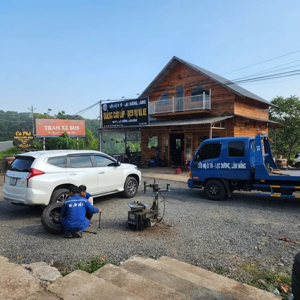 VÁ VỎ KÍCH BÌNH Ô TÔ LƯU ĐỘNG ĐÈO KHÁNH LÊ