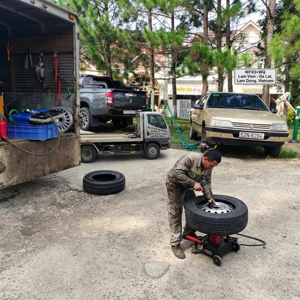 CỨU HỘ CẤP TỐC 24H NHẬN CẨU KÉO VÁ VỎ KÍCH BÌNH