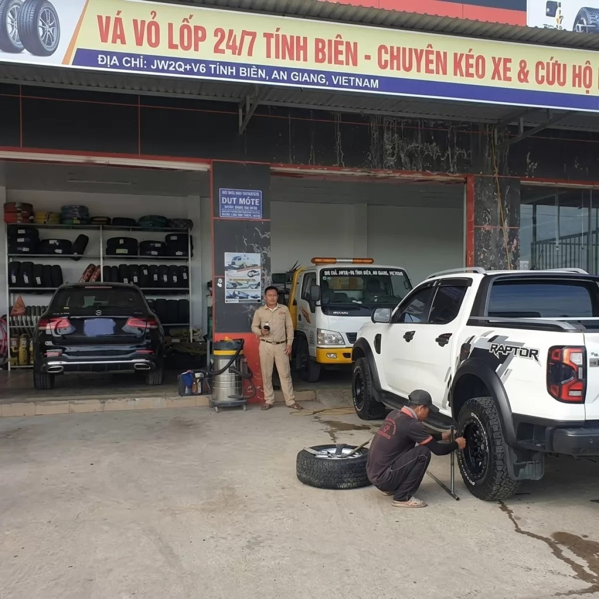 CỨU HỘ VÁ VỎ Ô TÔ KÍCH BÌNH XE CÁC LOẠI