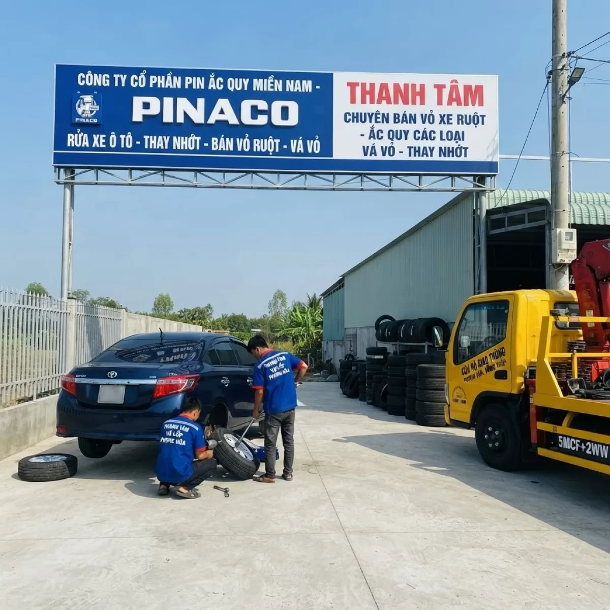GARA BÁN BÌNH ẮC QUY VÁ VỎ LƯU ĐỘNG HÒA PHONG