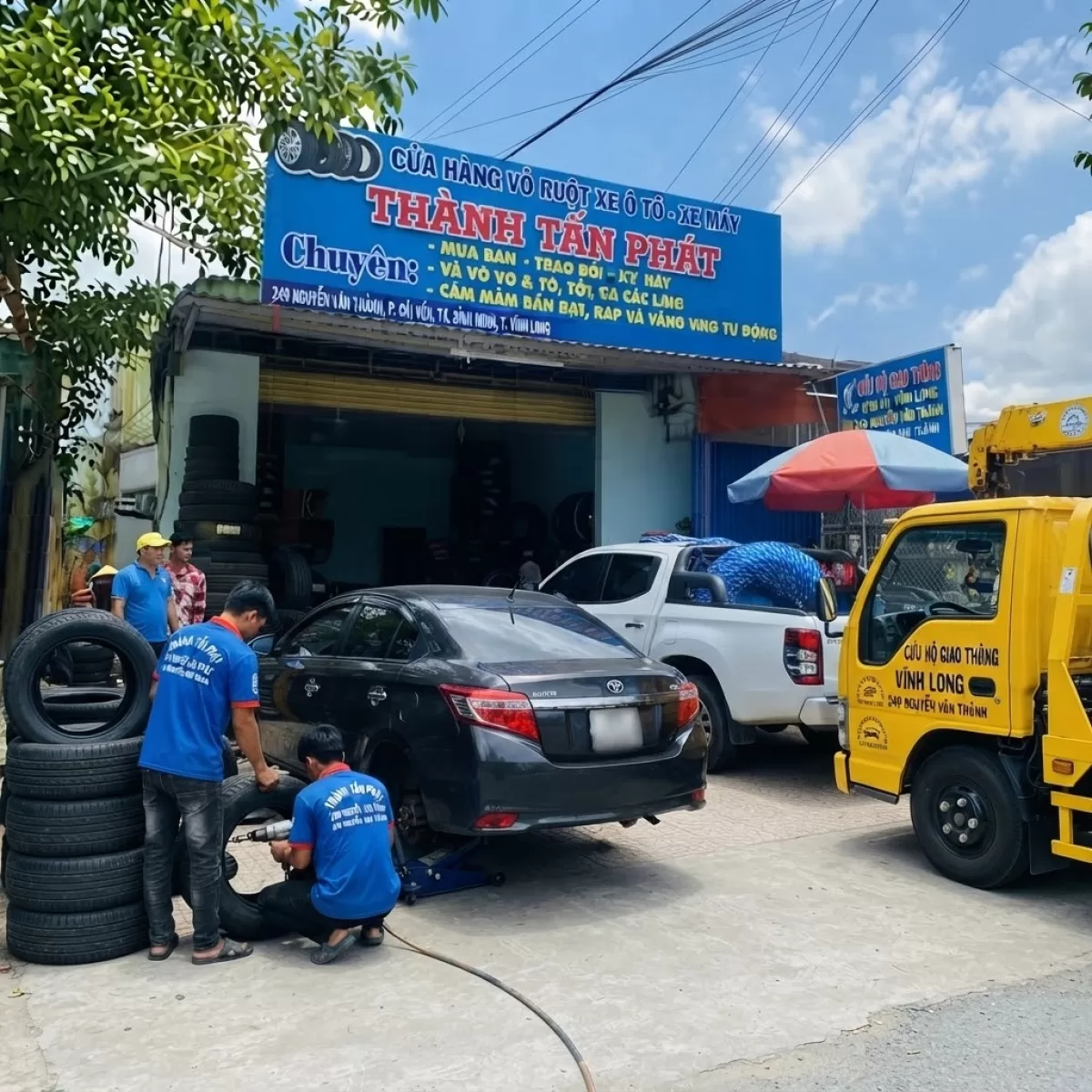 Làm Lưu Động 24/24 Vá Vỏ Câu Kích Bình Ô Tô